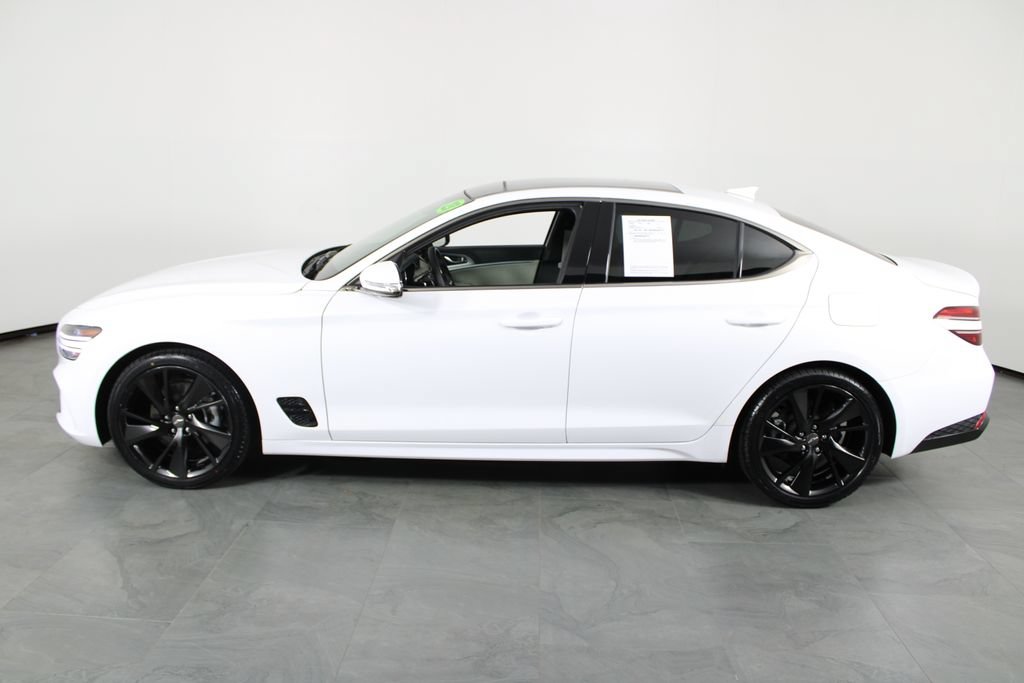 Used 2023 Genesis G70 2.0T w/ Sport Prestige Package RWD image 10