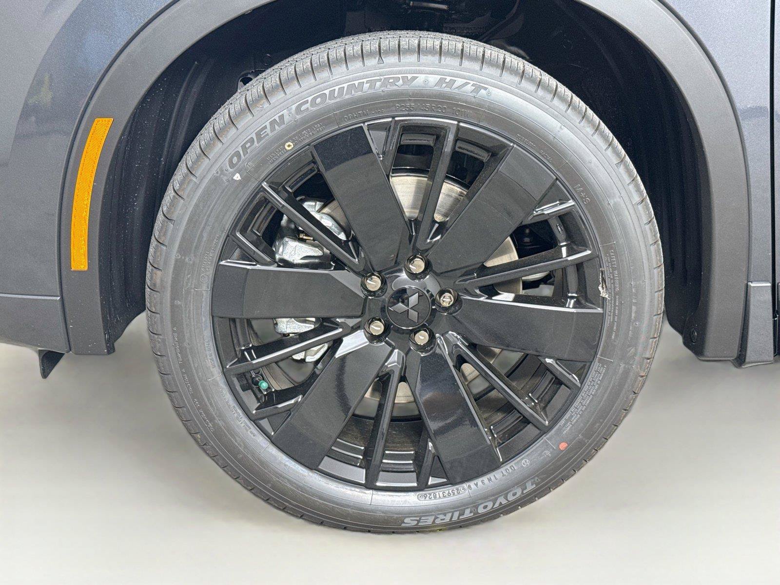 New 2026 Mitsubishi Outlander SEL FWD image 36