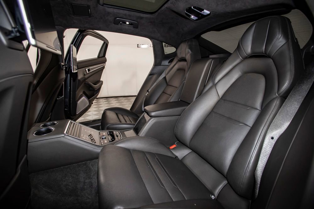 Used 2018 Porsche Panamera Turbo S Executive image 16