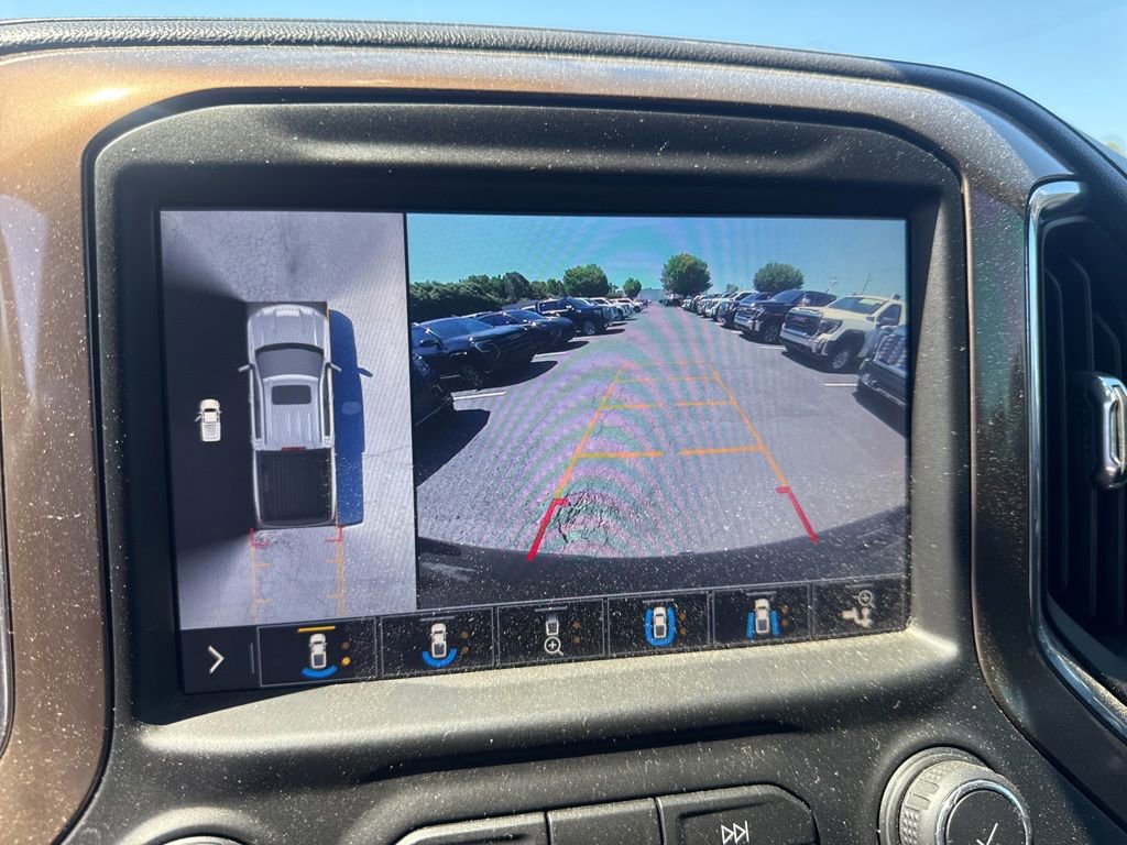 Used 2019 Chevrolet Silverado 1500 High Country w/ Technology Package AWD/4WD image 12