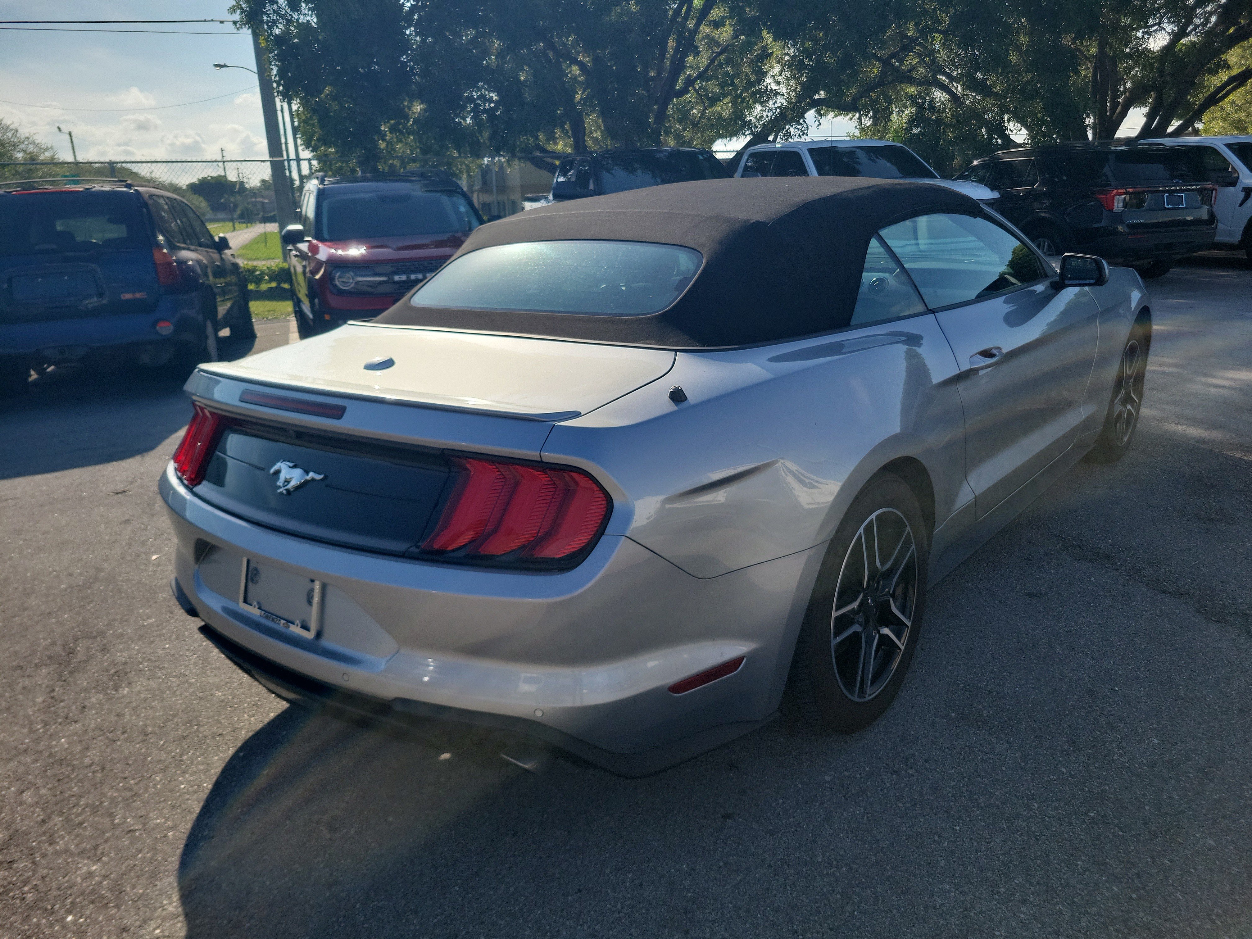 Used 2023 Ford Mustang Premium RWD image 5