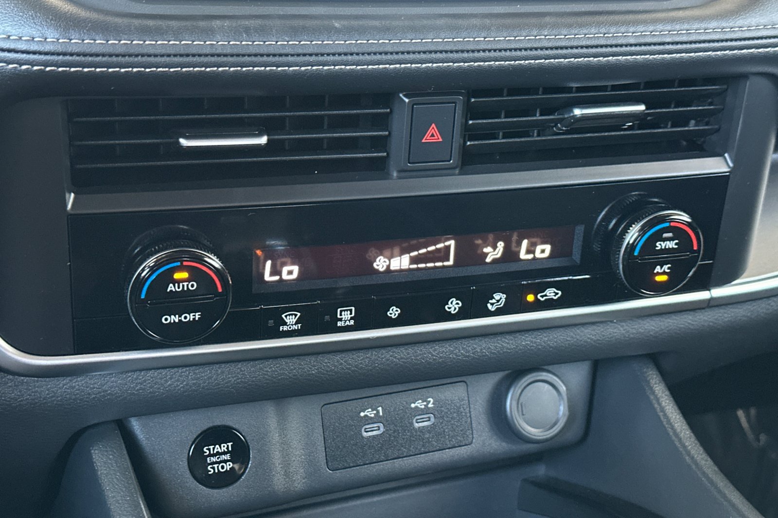 Used 2025 Nissan Rogue SV FWD image 27