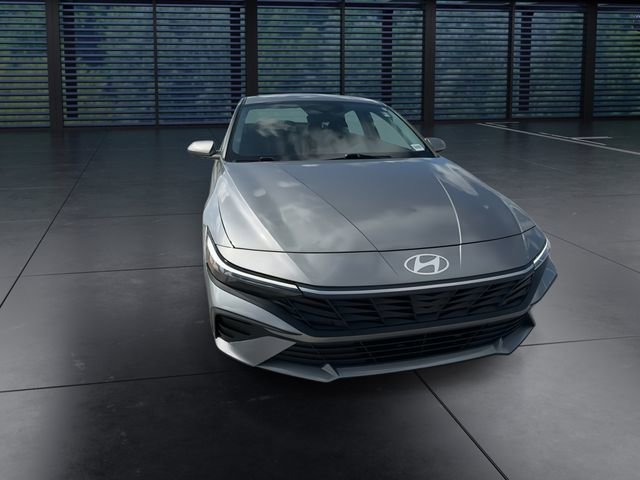 Used 2024 Hyundai Elantra SEL FWD image 3