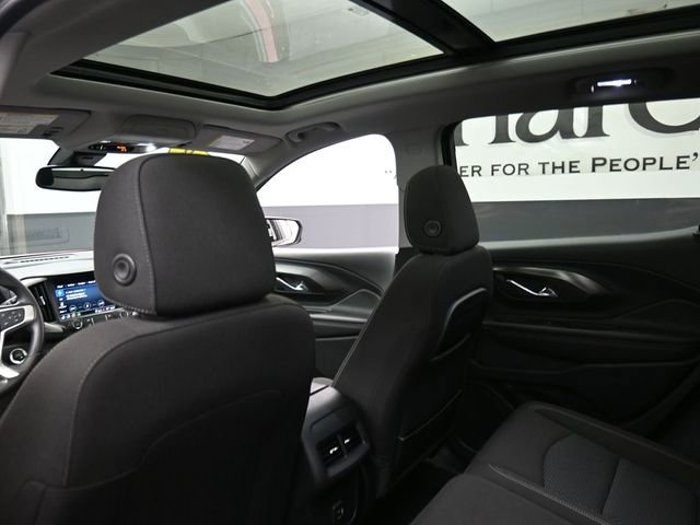 Used 2023 GMC Terrain SLE w/ Driver Convenience Package image 24