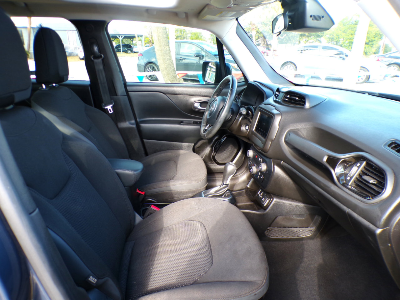 Used 2020 Jeep Renegade Altitude image 22