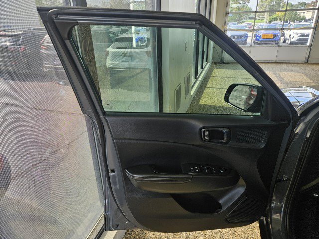 Used 2026 Hyundai Venue SEL FWD image 17
