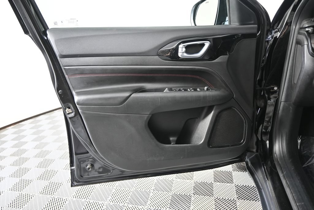 Used 2024 Jeep Compass Trailhawk AWD/4WD image 19
