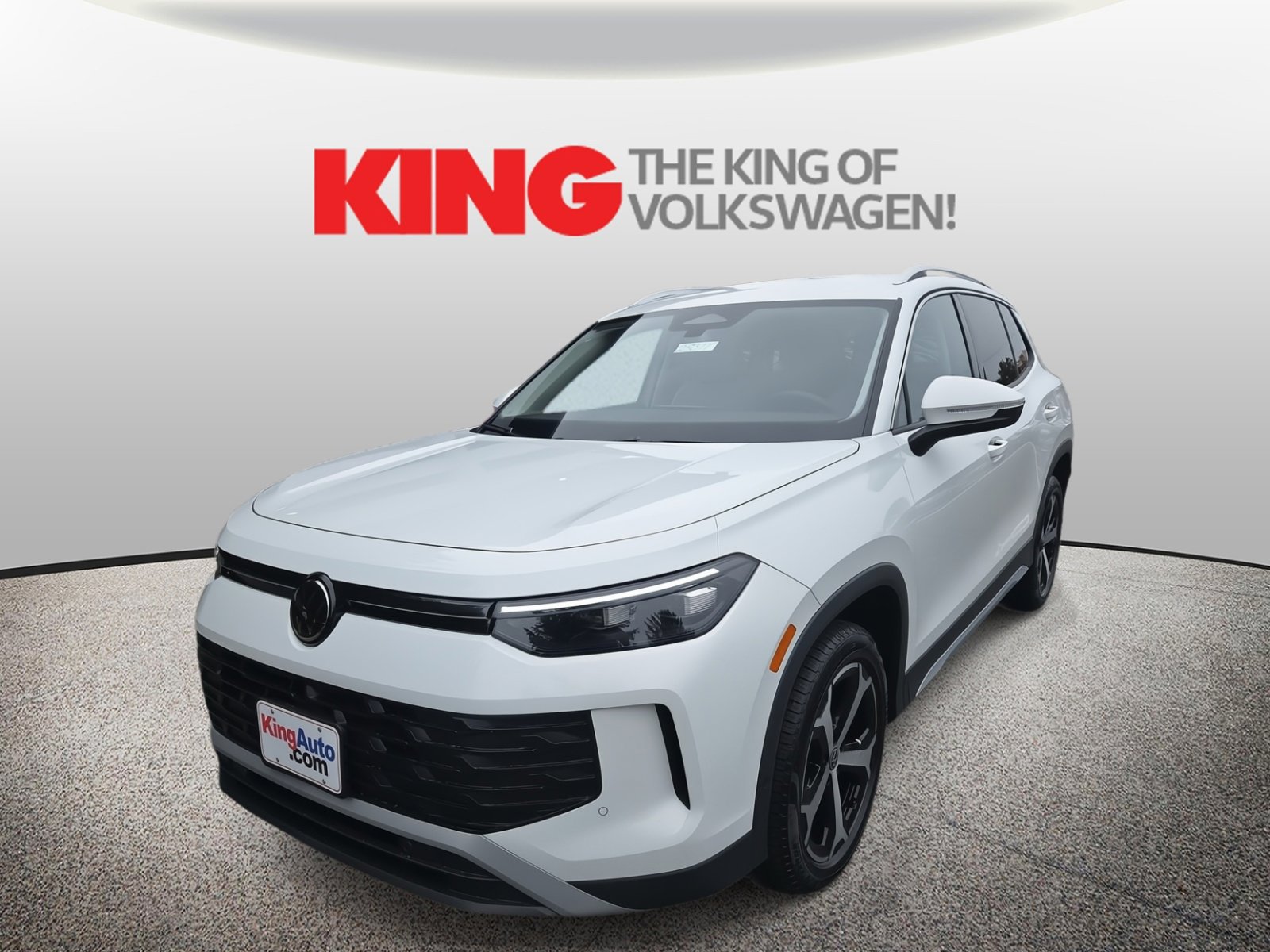 New 2025 Volkswagen Tiguan SE image 3