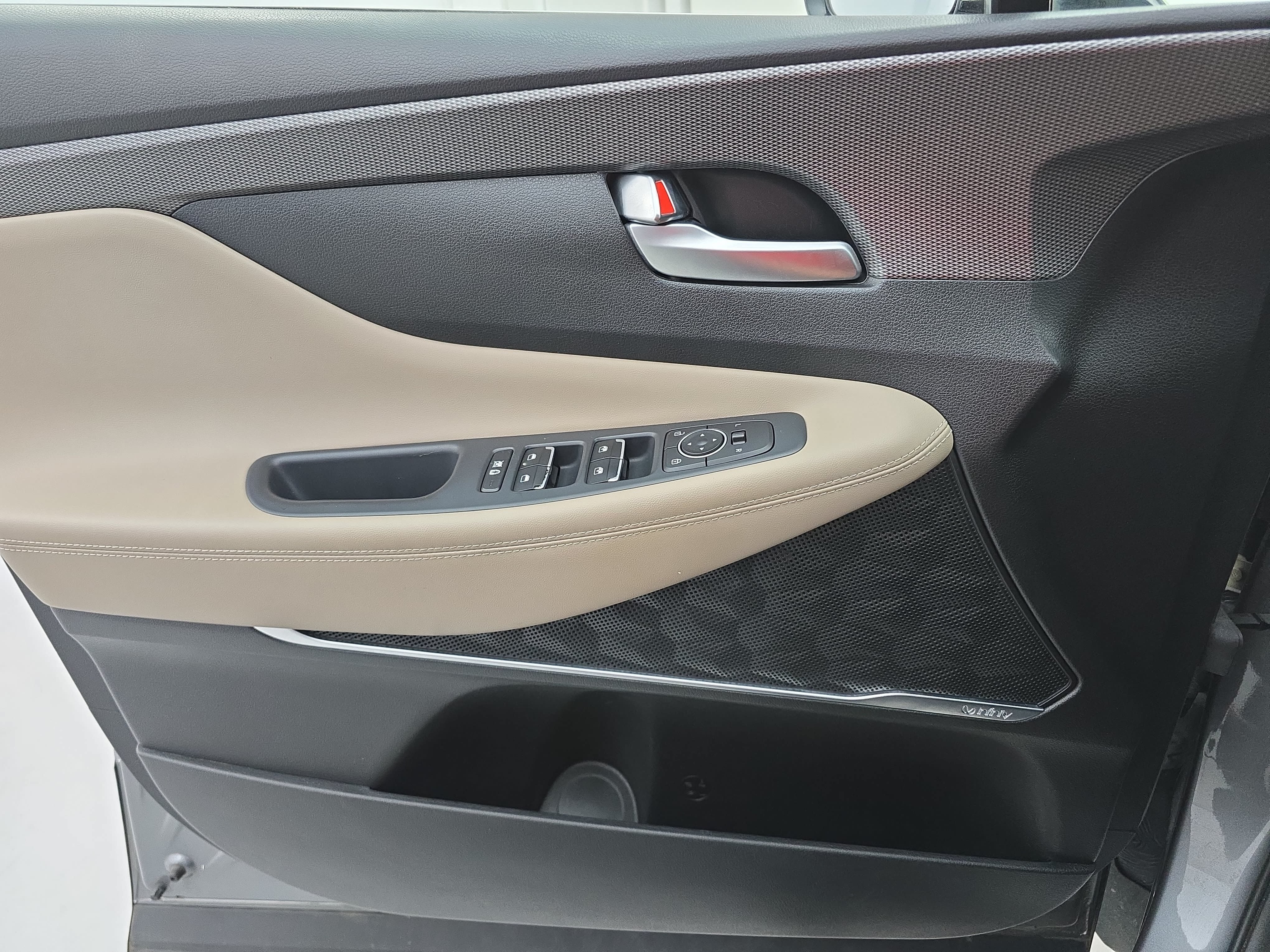 Used 2019 Hyundai Santa Fe Limited FWD image 26
