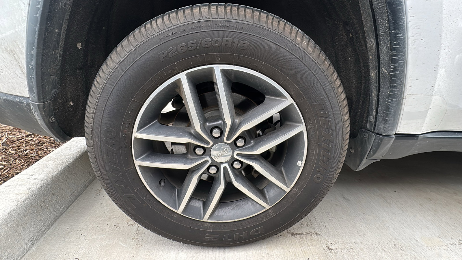 Used 2018 Jeep Grand Cherokee Laredo RWD image 19