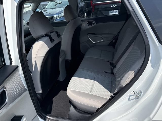 Used 2023 Kia Soul LX w/ LX Technology Package FWD image 16