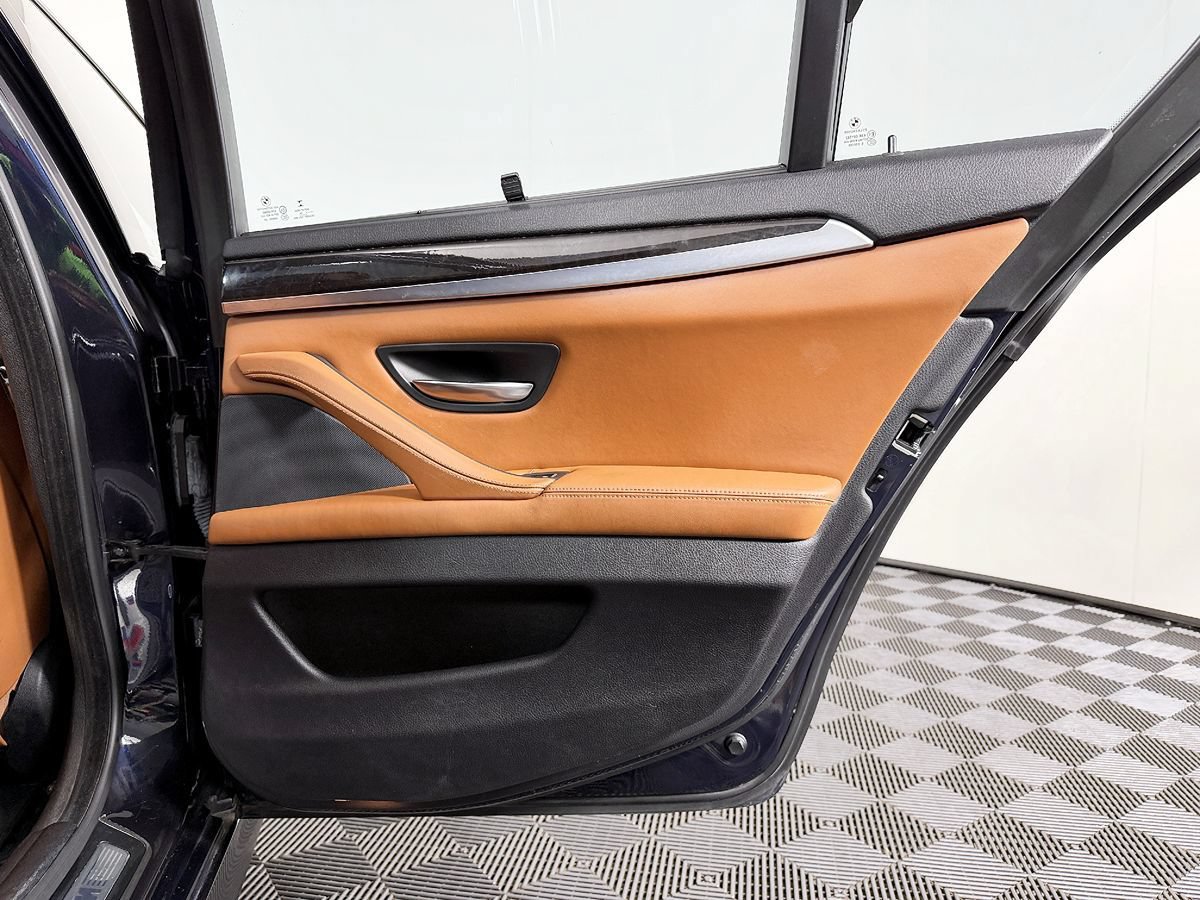 Used 2014 BMW 535d Sedan RWD image 40