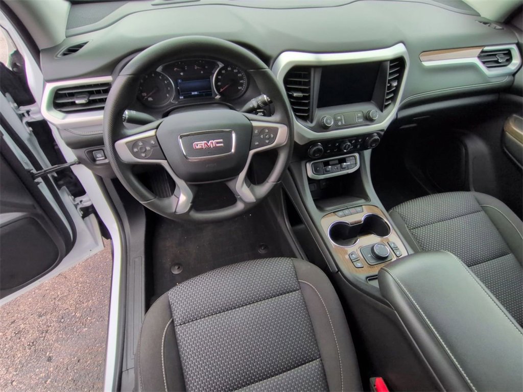 Certified 2023 GMC Acadia SLE w/ Driver Convenience Package image 10