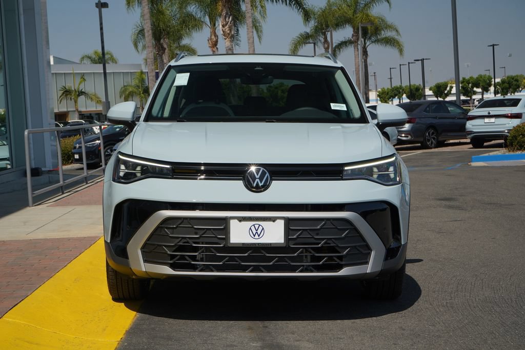 New 2026 Volkswagen Taos SE FWD image 5