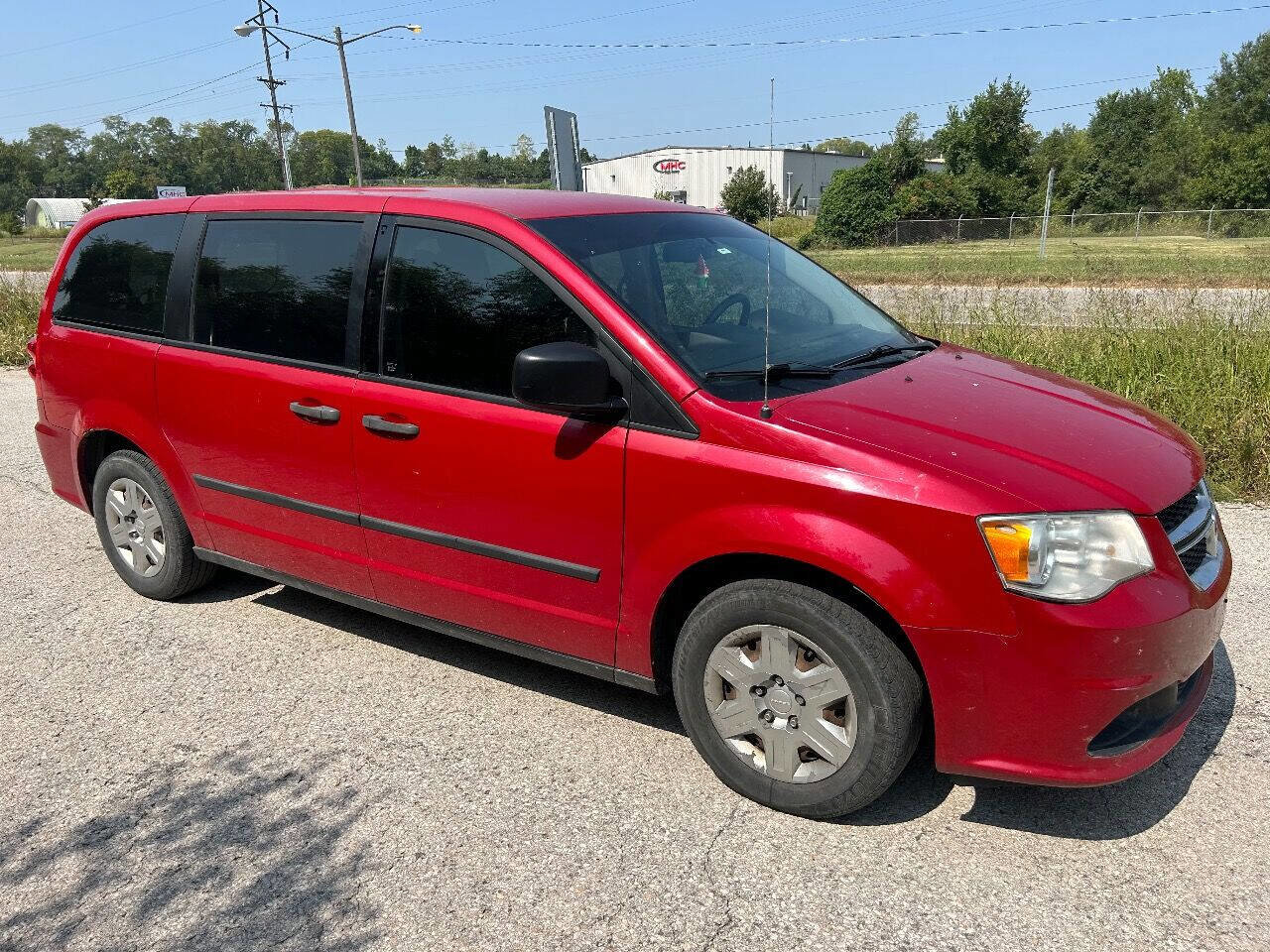 Used 2013 Dodge Grand Caravan American Value Package w/ UConnect Hands-Free Group FWD image 1