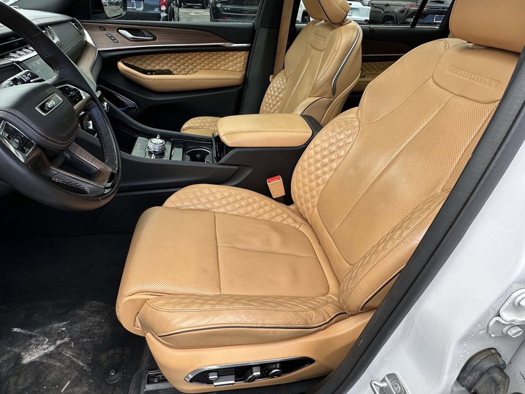 Used 2023 Jeep Grand Cherokee L Summit w/ High Altitude Package image 19