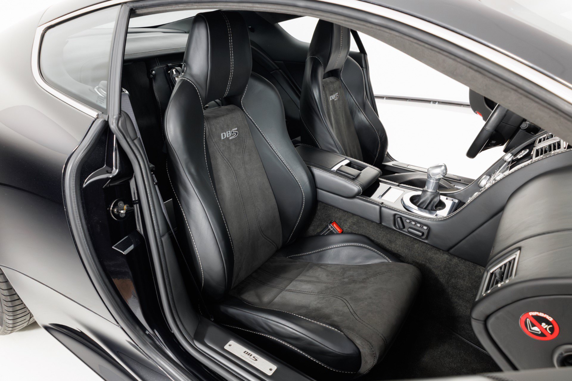 Used 2009 Aston Martin DBS Coupe RWD image 33