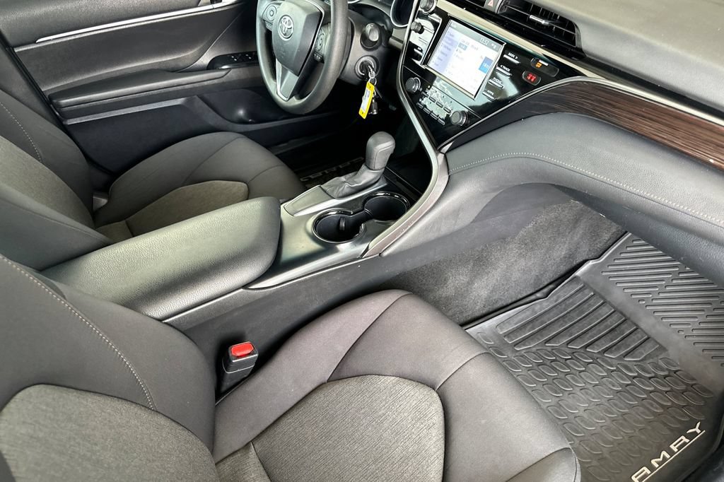 Used 2020 Toyota Camry LE FWD image 15