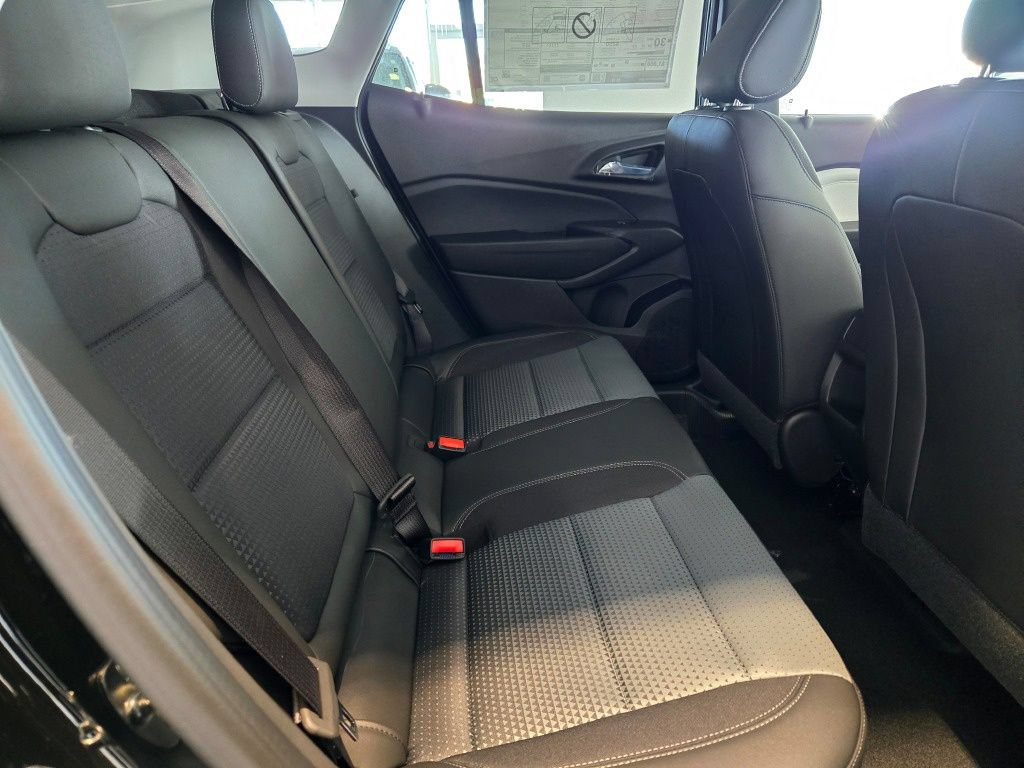 New 2026 Chevrolet Trax LT w/ Driver Confidence Package FWD image 10
