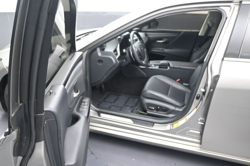 Used 2019 Lexus ES 350 w/ Premium Package FWD image 10