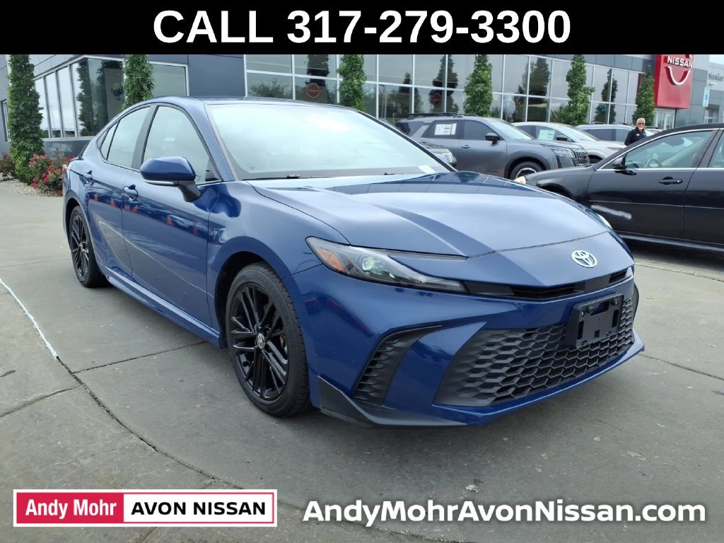 Used 2025 Toyota Camry SE FWD image 2