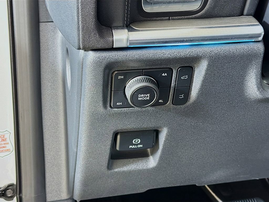 Used 2025 Ford Expedition Platinum AWD/4WD image 37