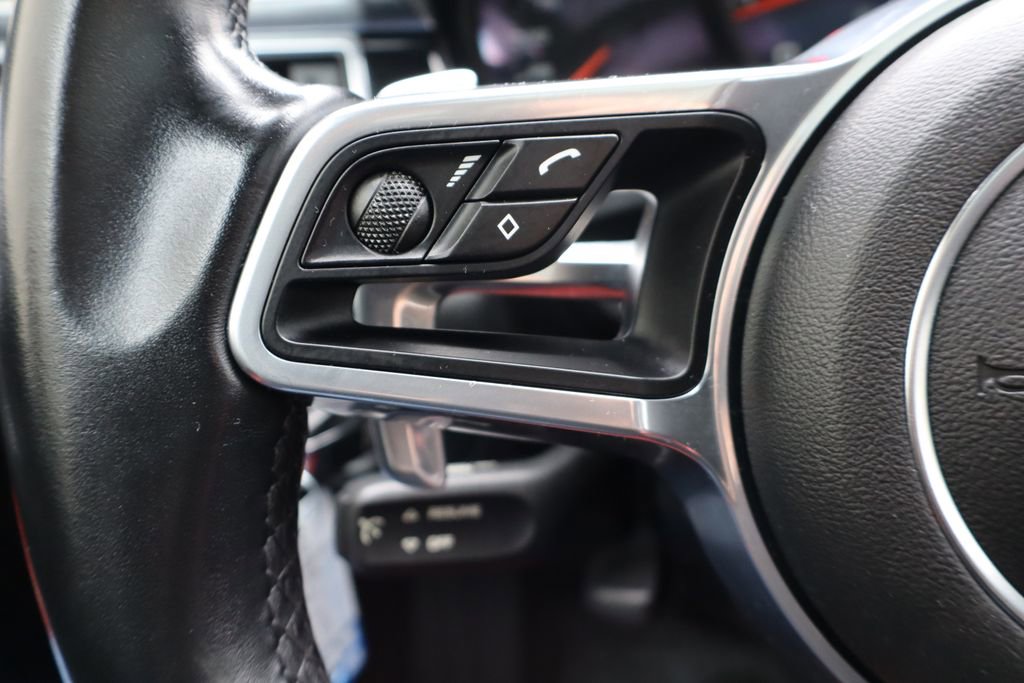 Used 2018 Porsche Macan Sport Edition w/ Driver Memory Package image 21