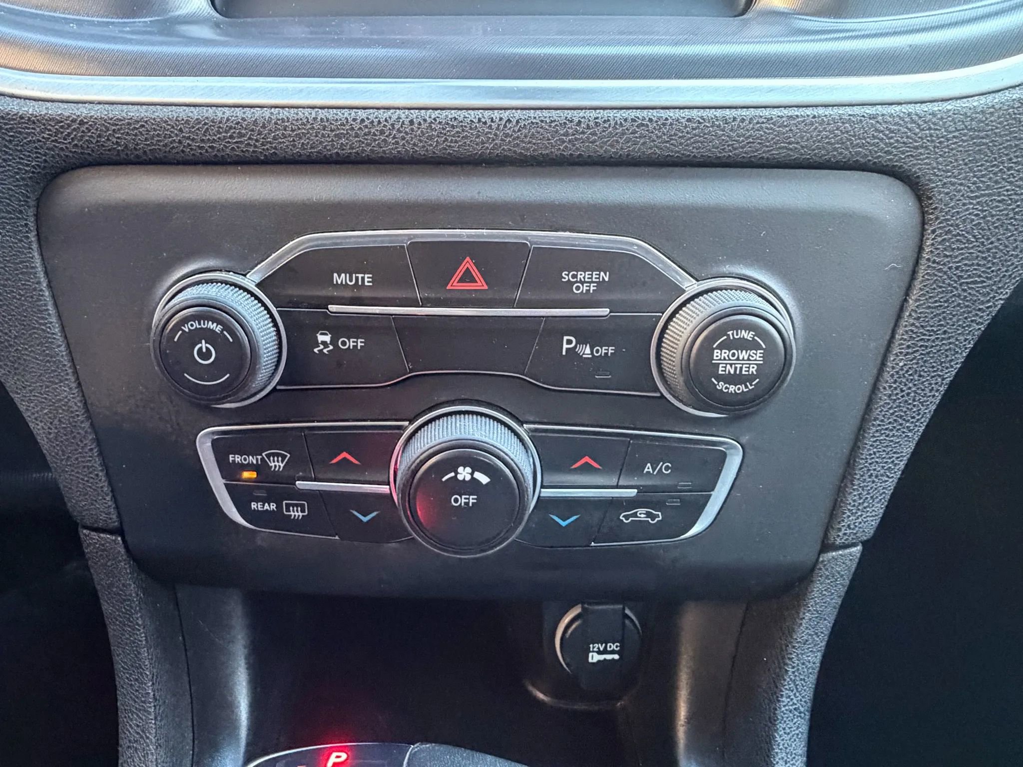 Used 2019 Dodge Charger SXT image 24