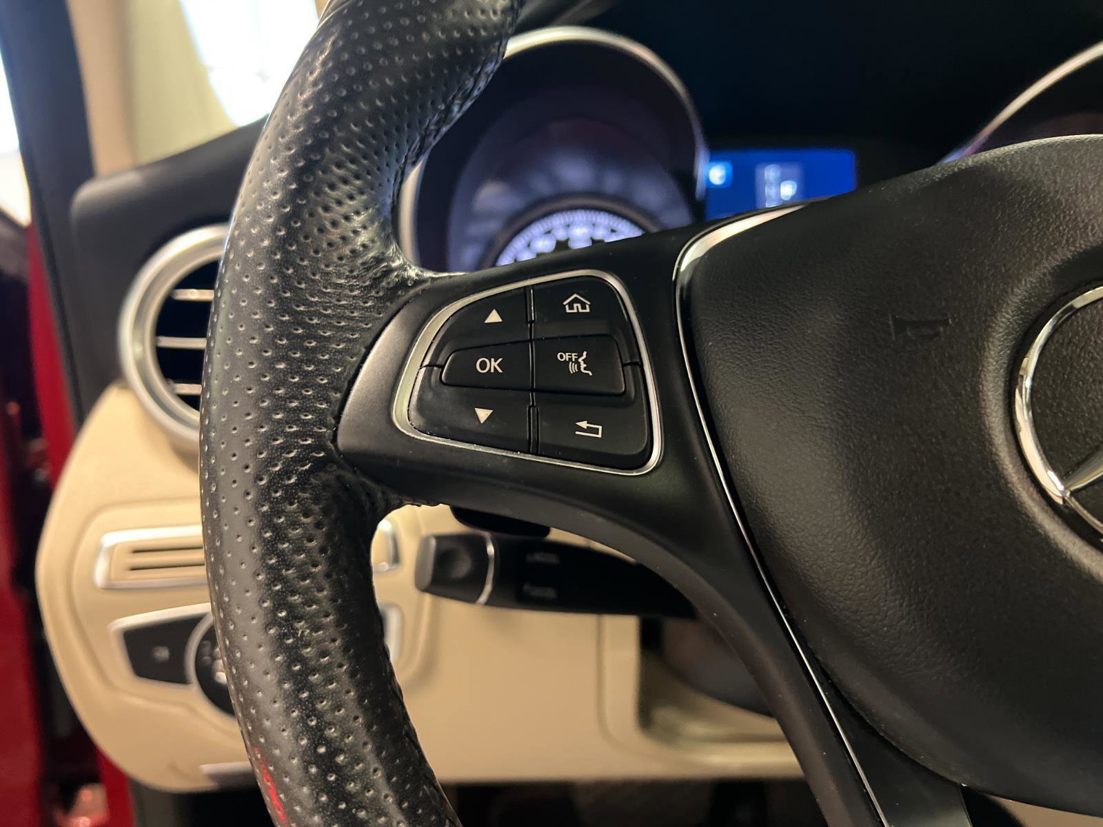 Used 2018 Mercedes-Benz C 300 4MATIC Sedan image 13