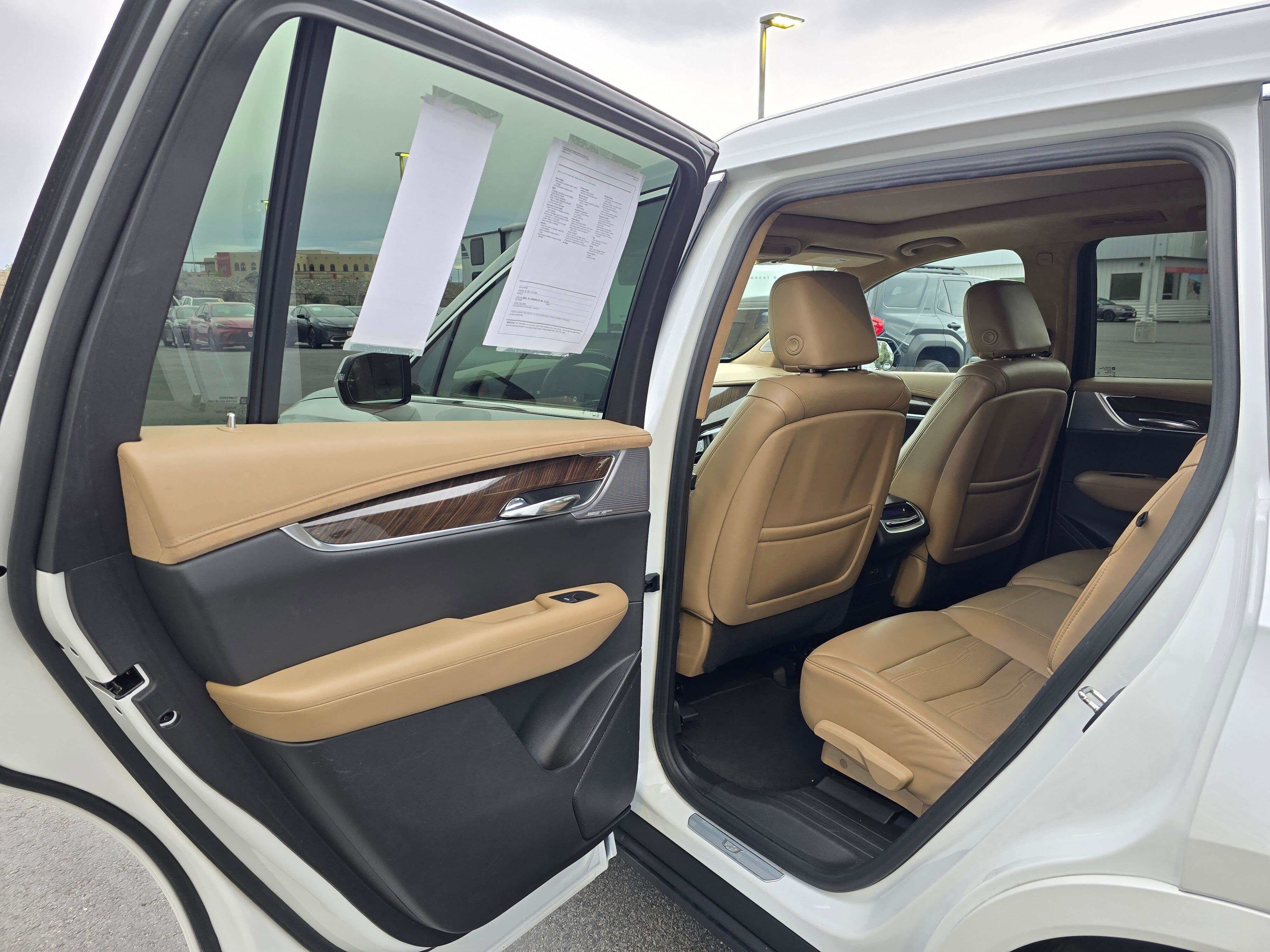 Used 2023 Cadillac XT6 Premium Luxury w/ Platinum Package image 16