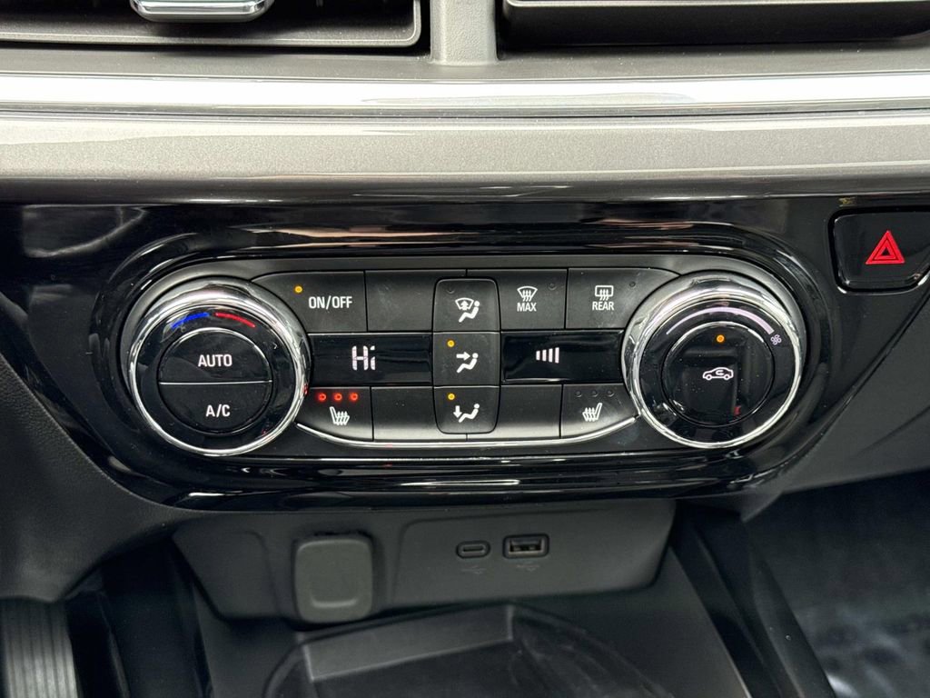 Used 2024 Chevrolet Trax ACTIV w/ Sunroof Package FWD image 7