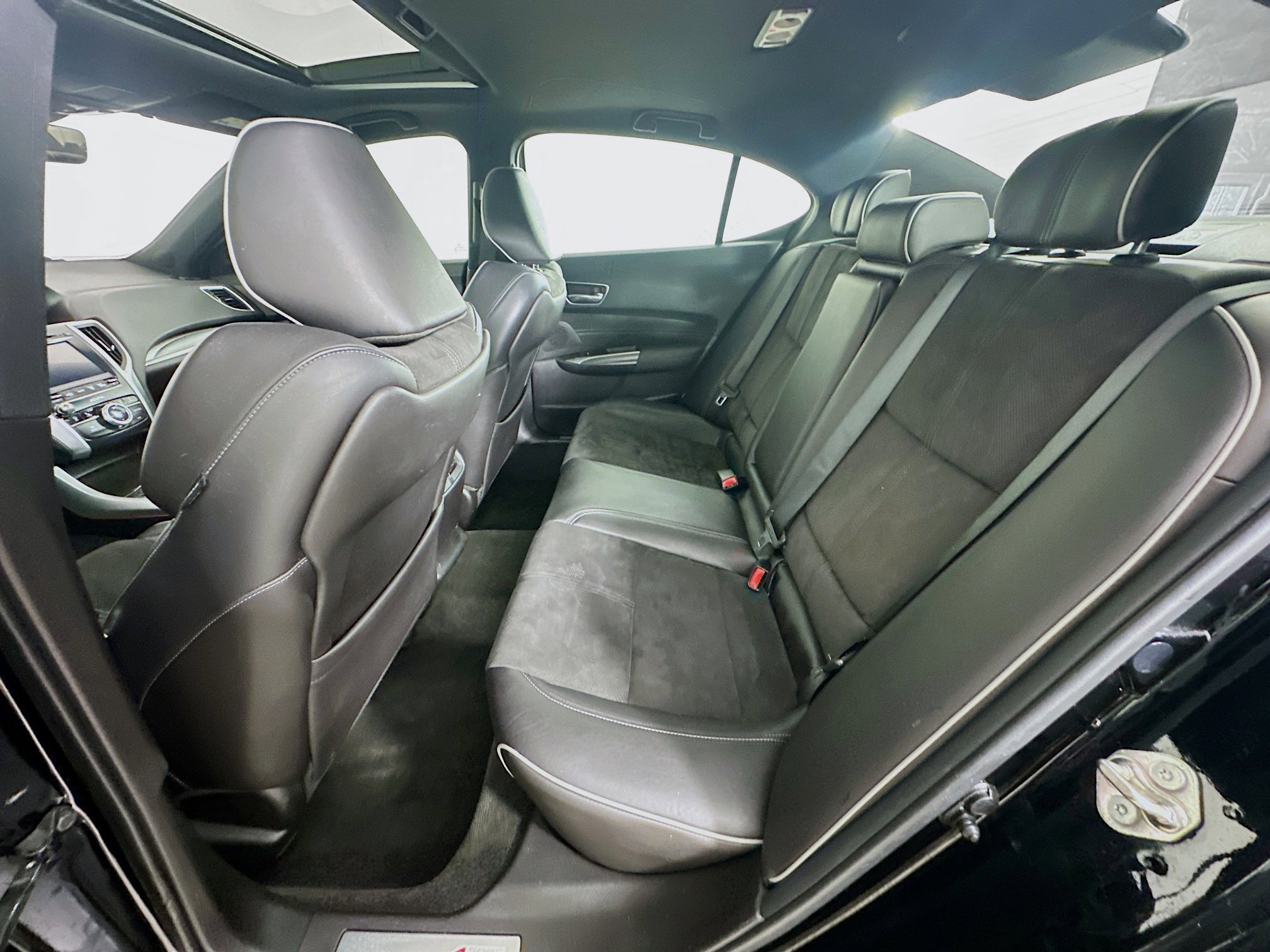 Used 2018 Acura TLX V6 w/ Technology & A-SPEC Pkg image 28