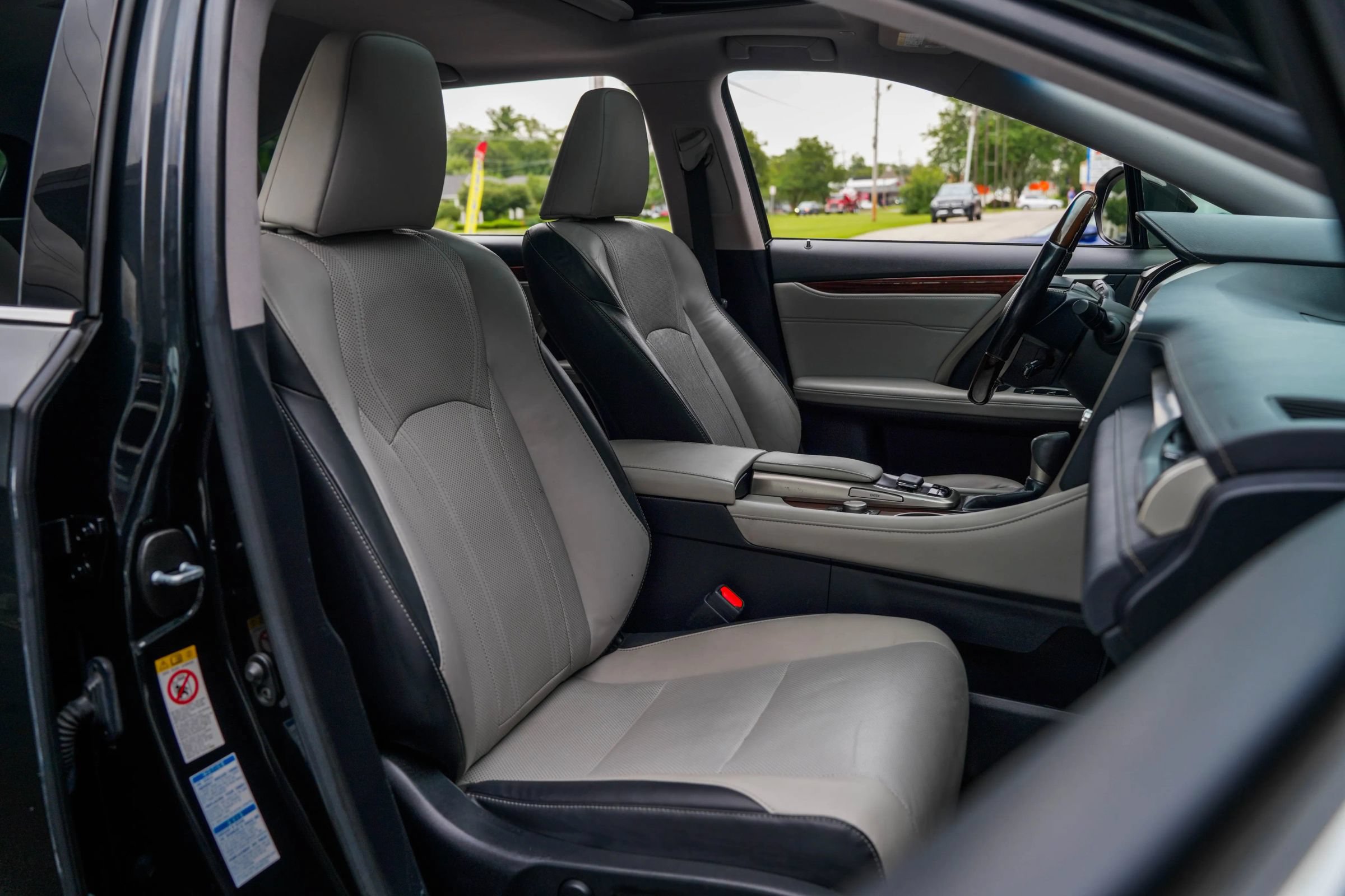 Used 2018 Lexus RX 450hL Premium w/ Premium Package AWD/4WD image 27