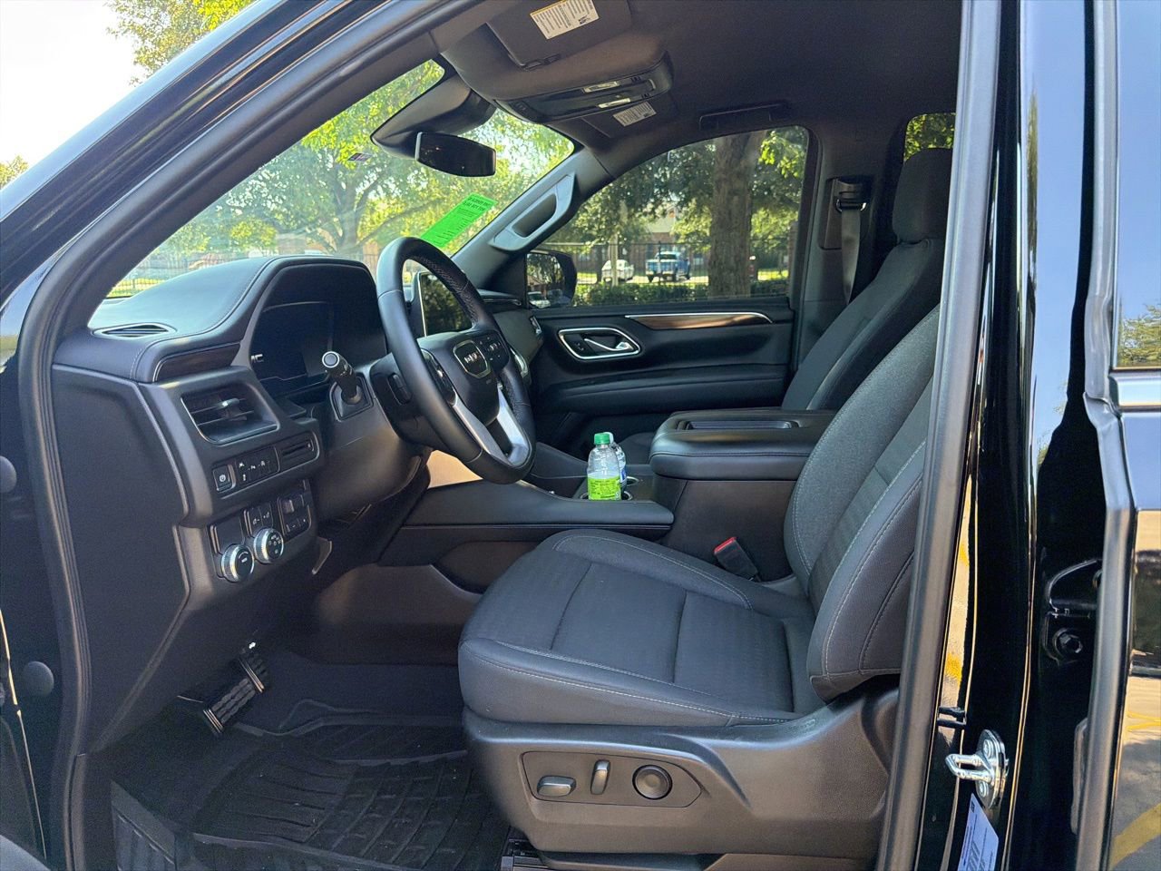 Used 2023 GMC Yukon SLE w/ Gmc Pro Safety Plus Package RWD image 11