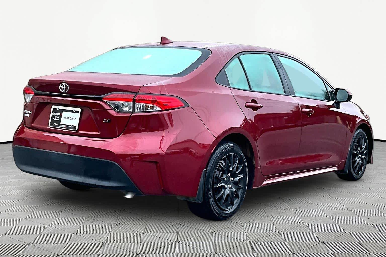 Used 2025 Toyota Corolla LE FWD image 13