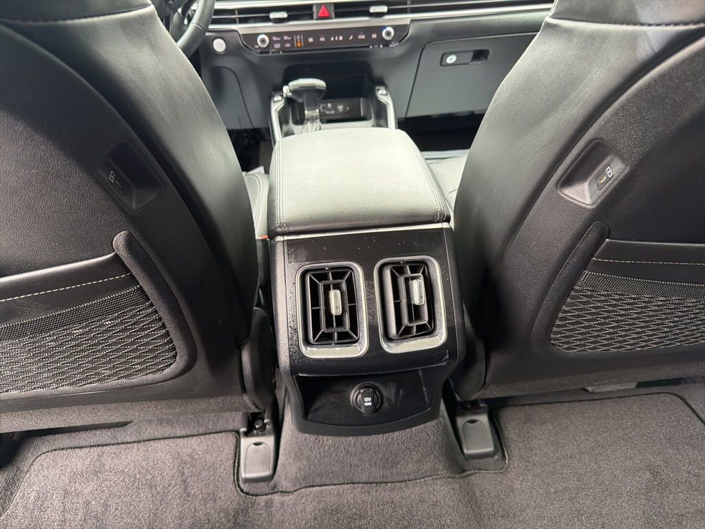 Used 2025 Kia Sorento S image 22