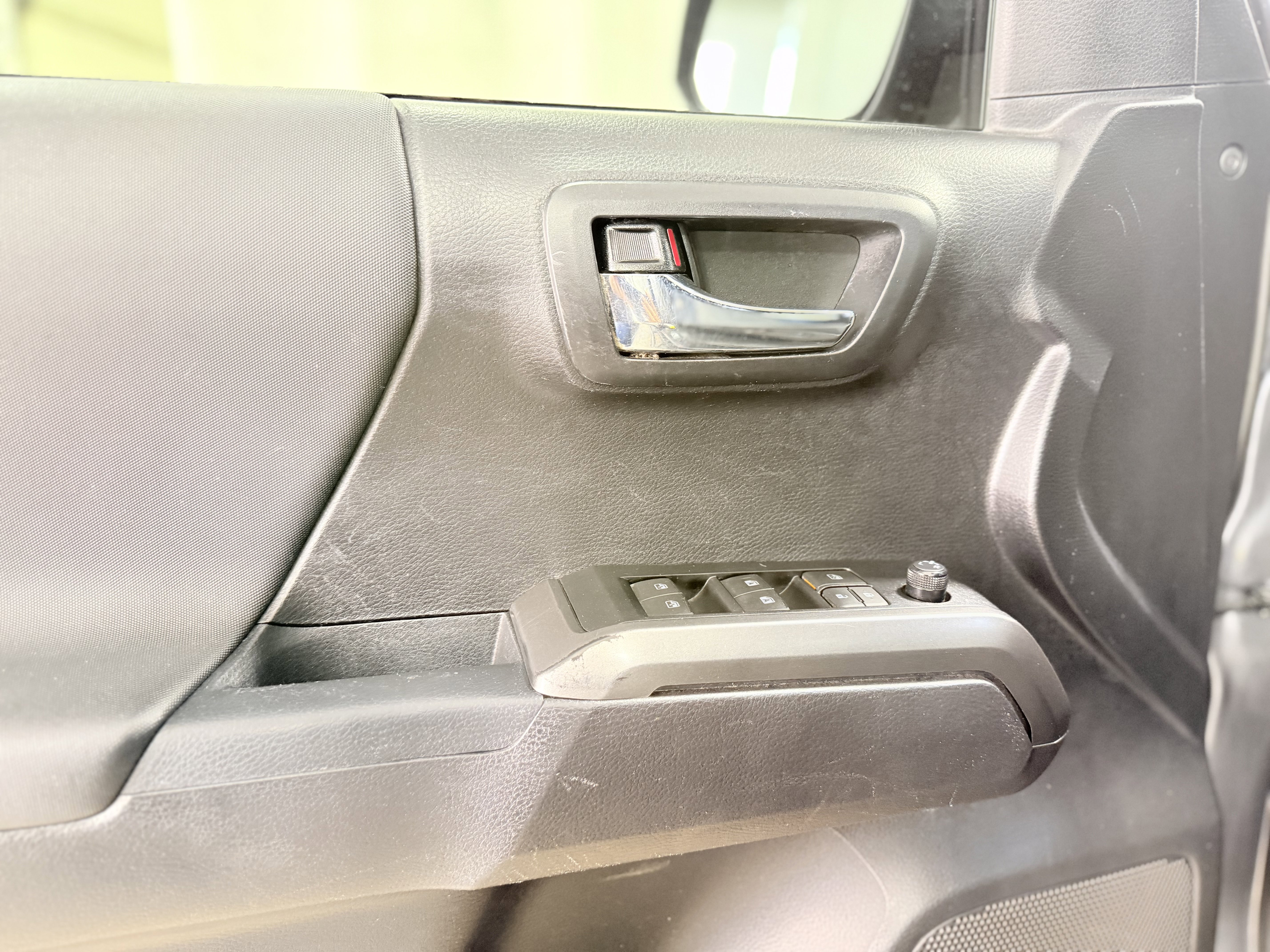 Used 2021 Toyota Tacoma TRD Off-Road w/ Technology Package image 13