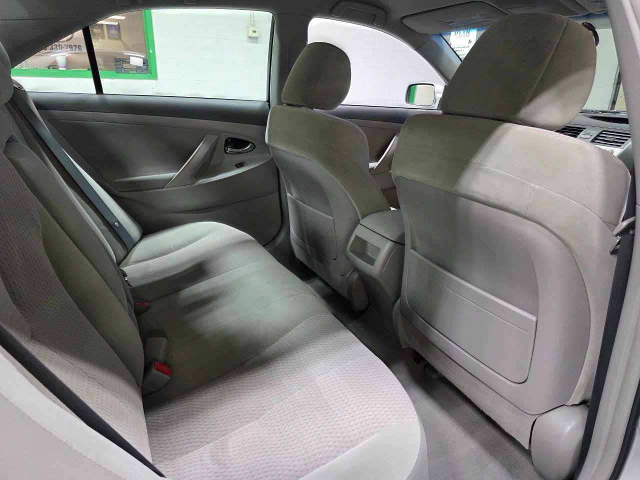 Used 2011 Toyota Camry LE FWD image 22
