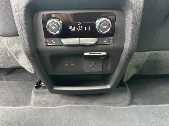 Used 2024 Chevrolet Traverse RS image 29