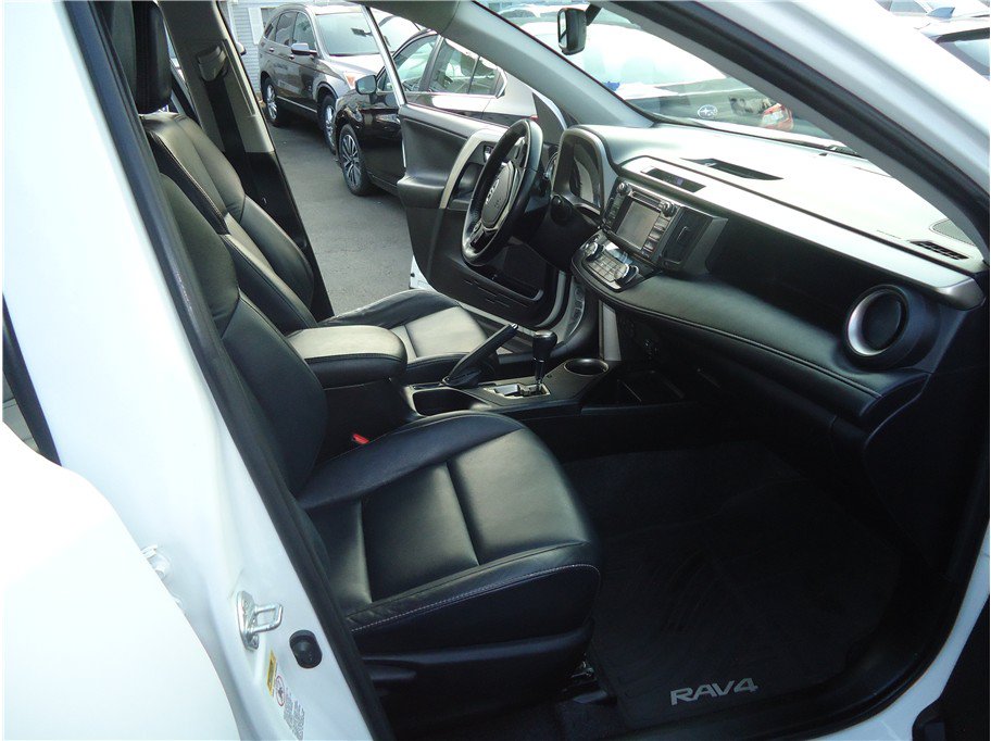 Used 2015 Toyota RAV4 Limited w/ Technology Package AWD/4WD image 18