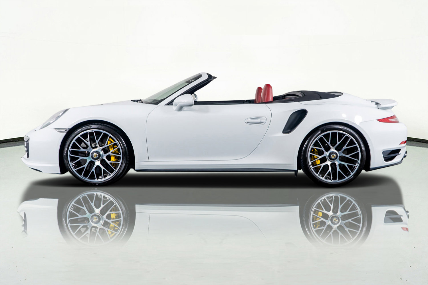 Used 2016 Porsche 911 Turbo S image 11