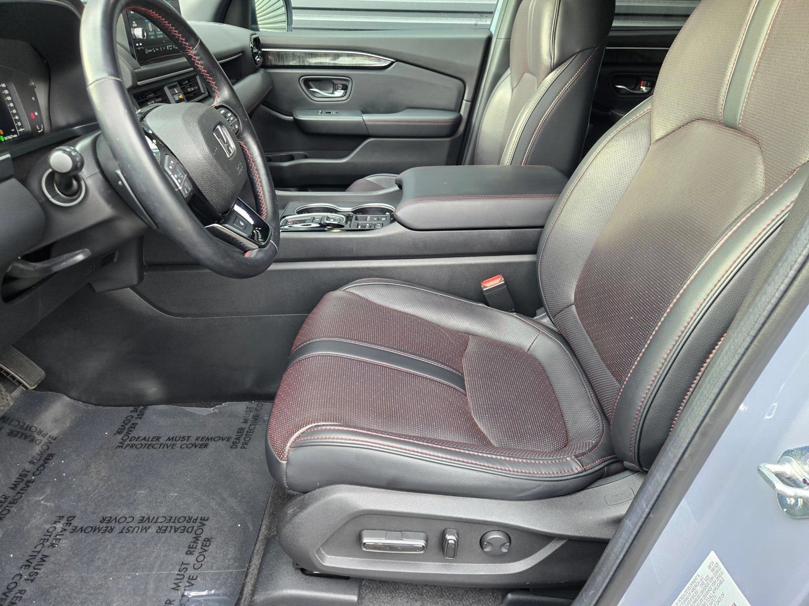 Used 2025 Honda Pilot Black Edition image 26
