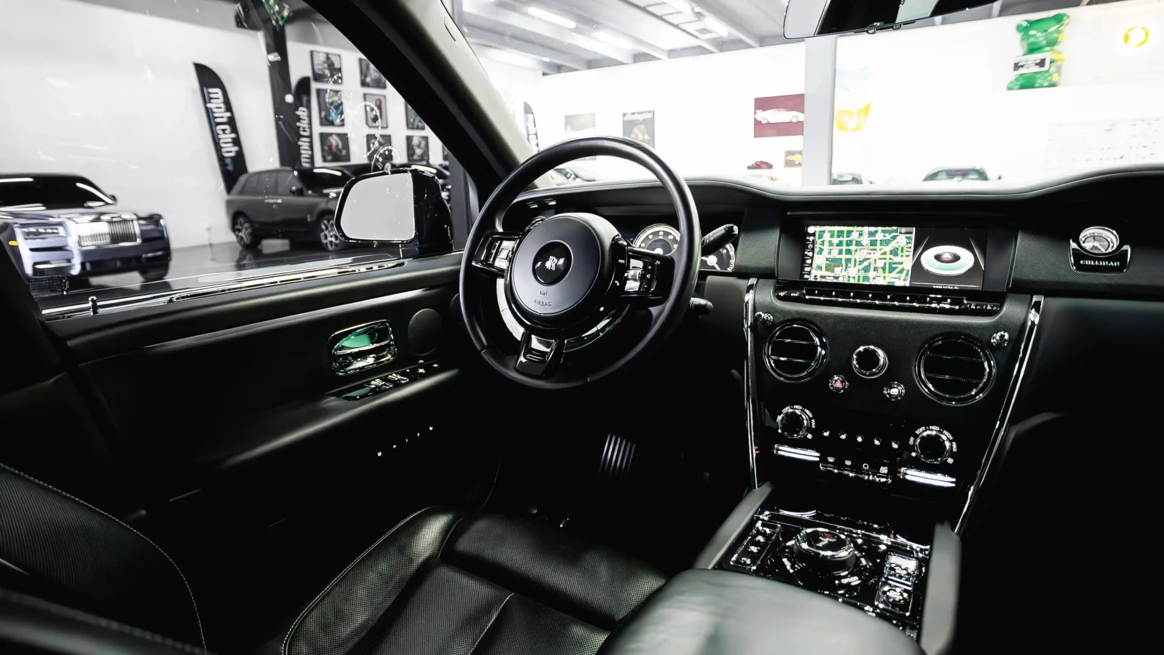 Used 2021 Rolls-Royce Cullinan AWD/4WD image 32