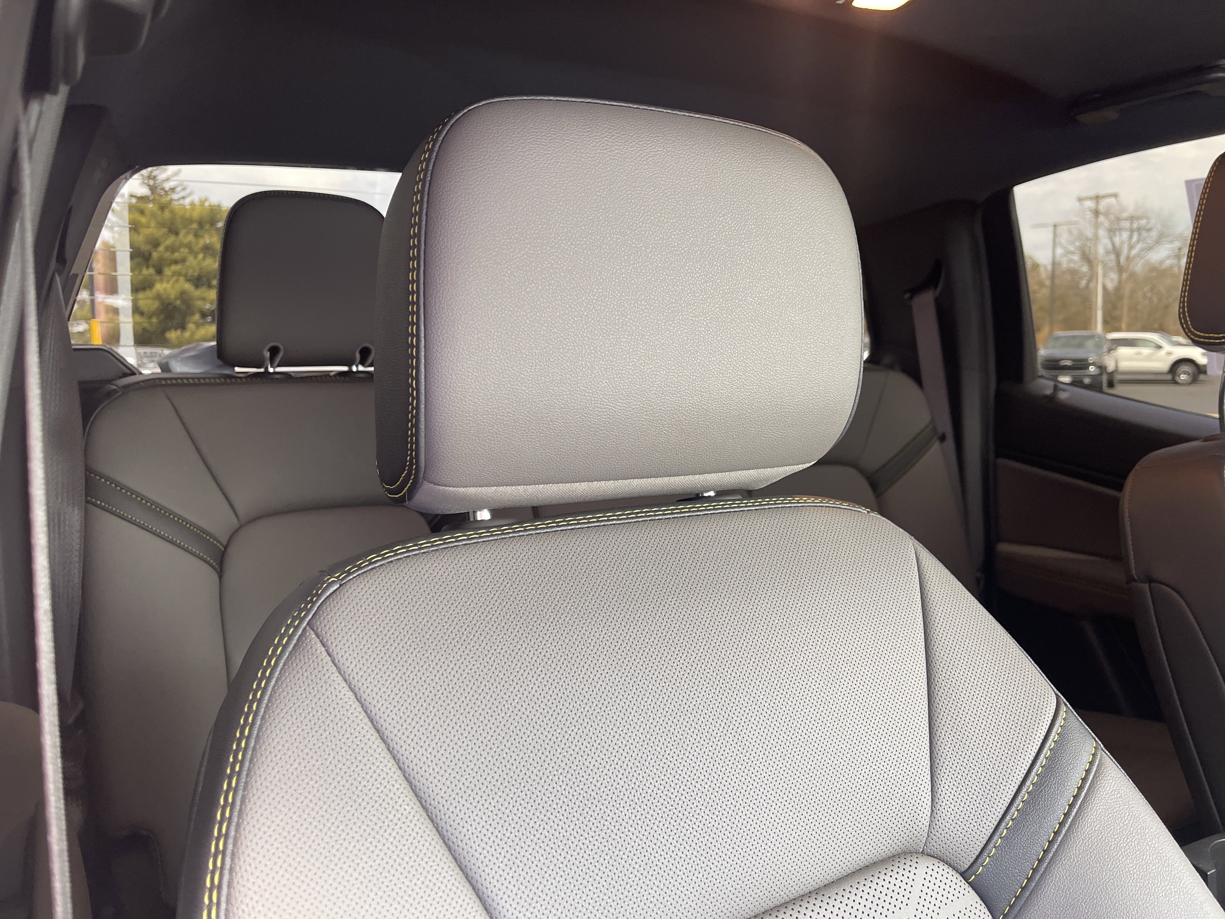 Used 2025 Chevrolet Colorado ZR2 w/ Technology Package image 40