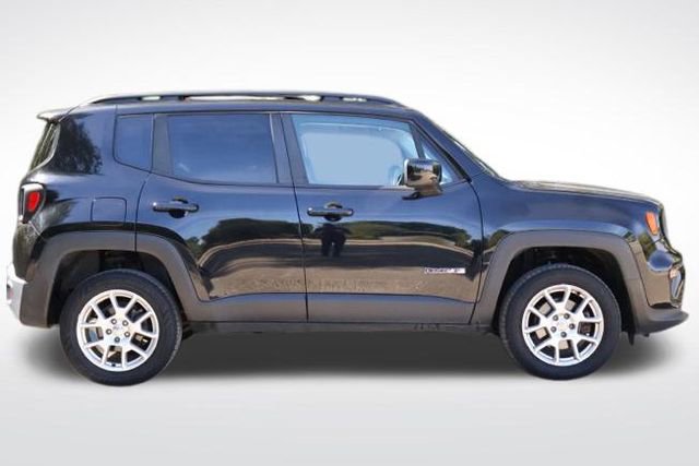 Used 2019 Jeep Renegade Latitude w/ Cold Weather Group image 13