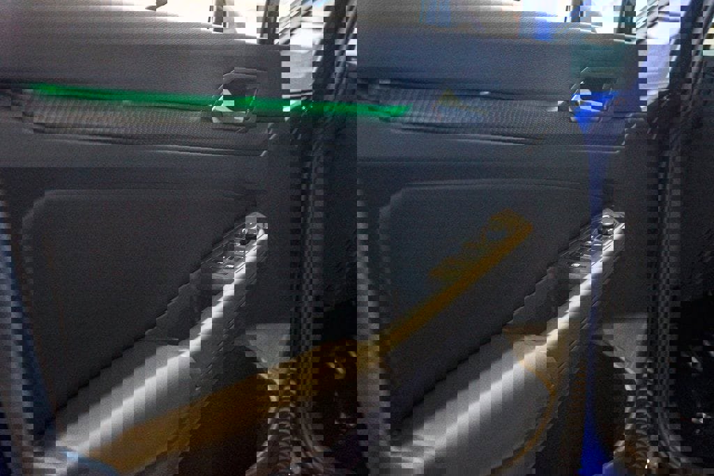 New 2024 Volkswagen Golf R image 7