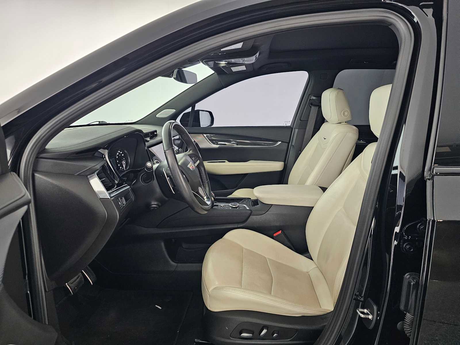 Used 2023 Cadillac XT6 Sport image 23