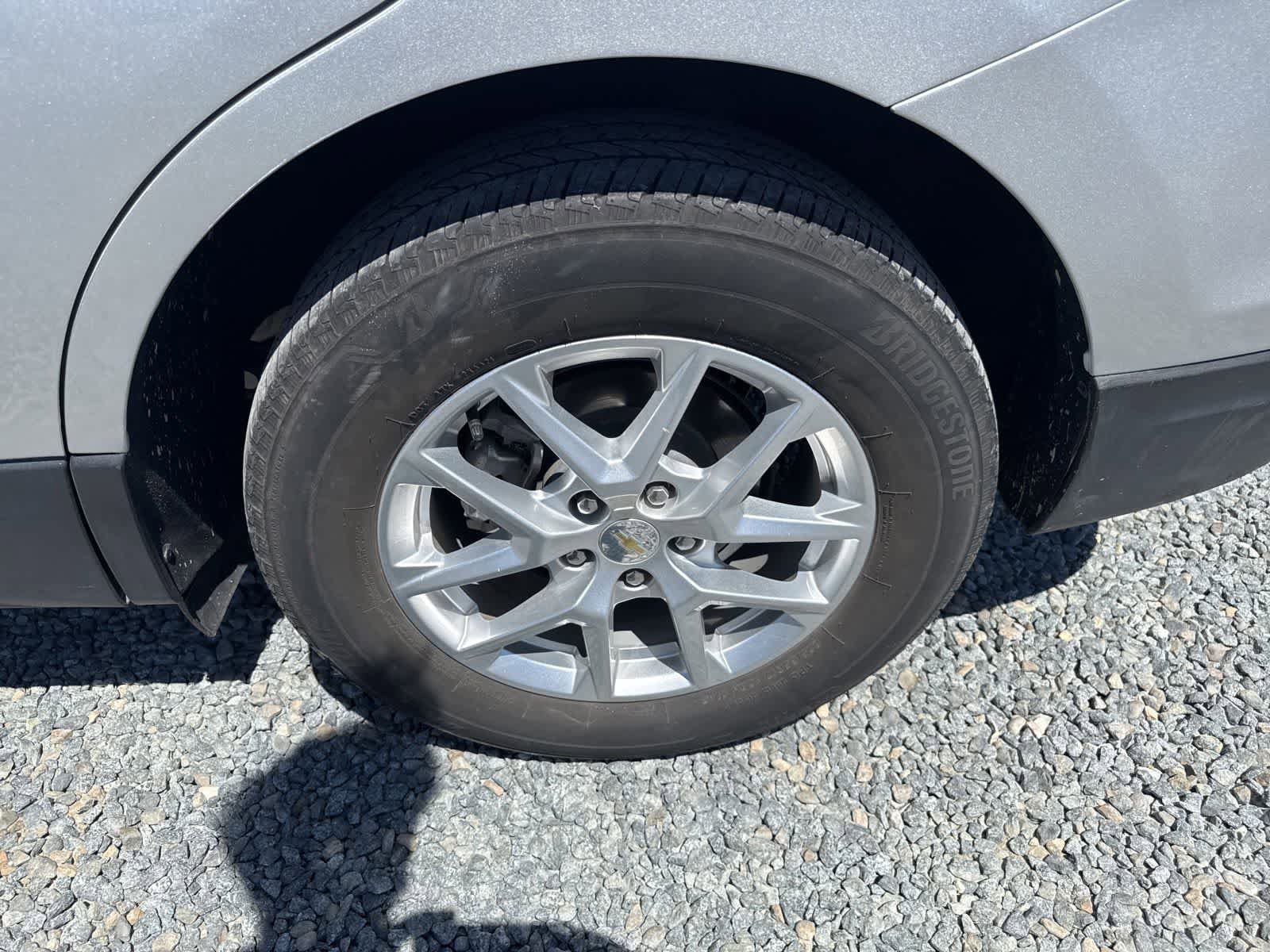 Used 2022 Chevrolet Equinox LS w/ LPO, Floor Liner Package AWD/4WD image 9