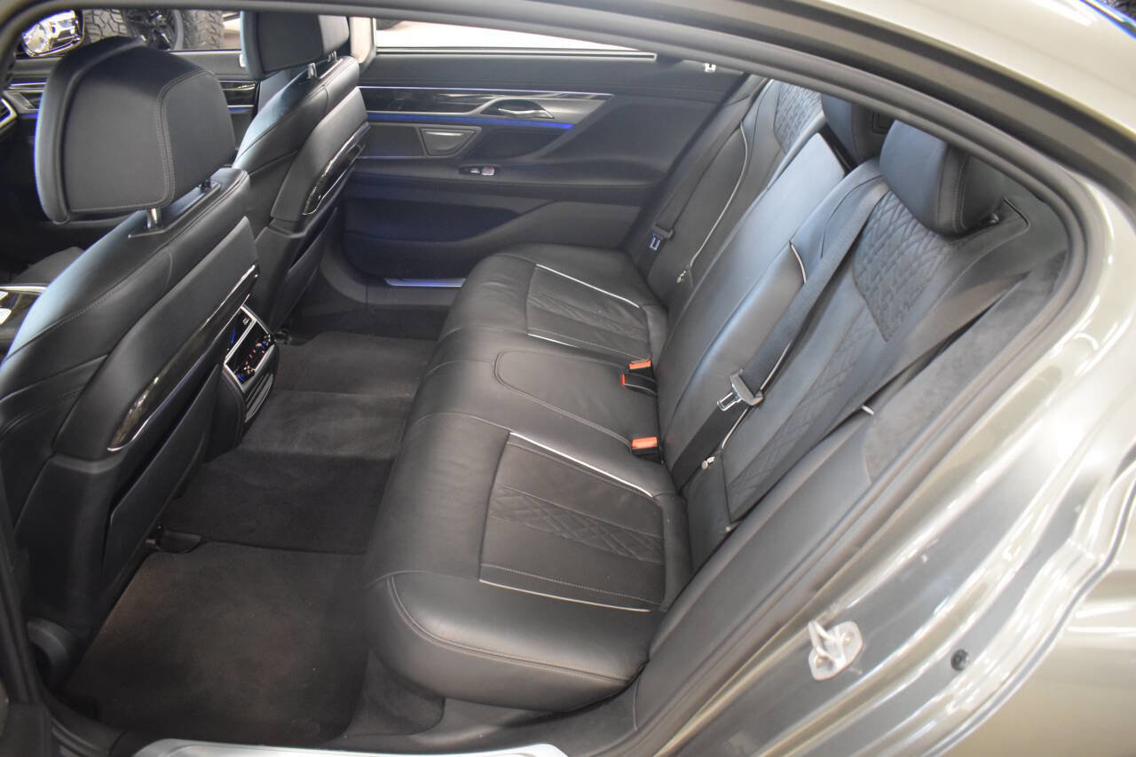 Used 2018 BMW 750i image 54