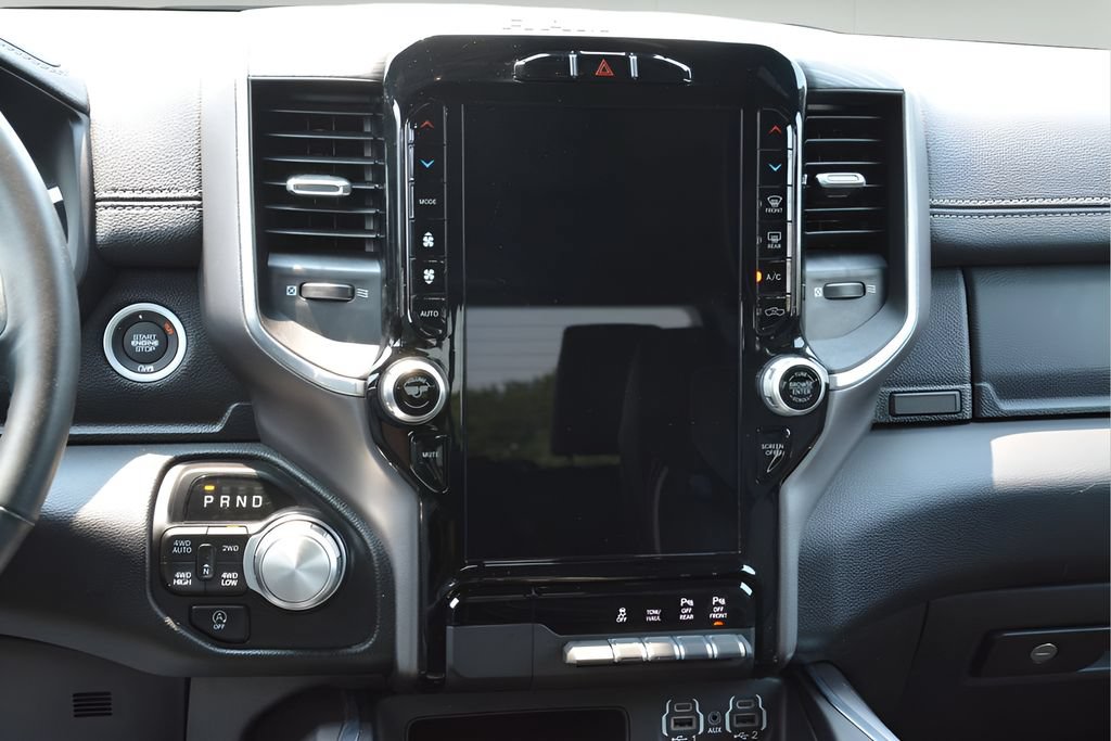 Used 2023 RAM 1500 Laramie AWD/4WD image 12